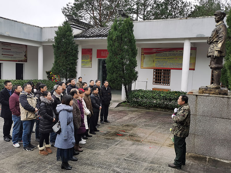 屯溪區(qū)委辦黨支部、屯溪城建投公司黨支部聯(lián)合開展主題黨日共建活動